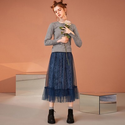 秋冬半身裙时尚穿搭指南 针织单品点亮季节风采